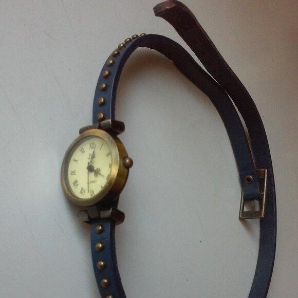 Wrap Watch New Unused Dark Blue 23"  Leather Strap Wraps 3 Times Needs Battery - Picture 4 of 4